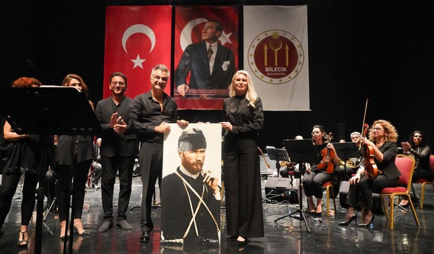 Cumhuriyet Bayramı Coşkusu Konserle Başladı